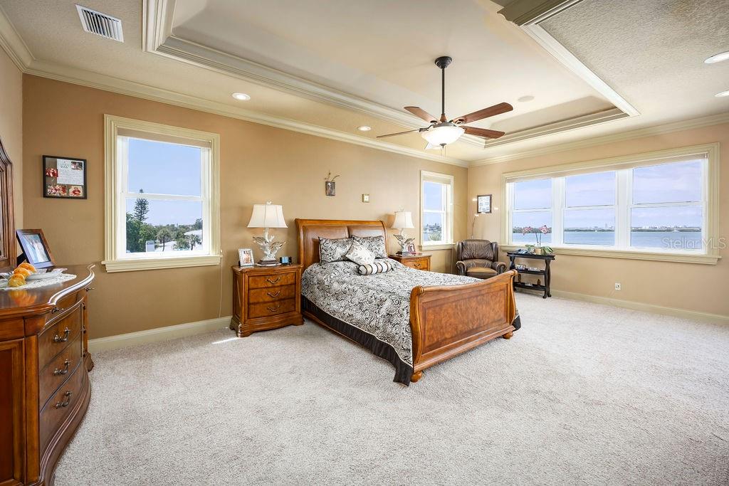 Primary Suite - 3rd floor306 Harbor Dr, Indian Rocks Beach, FL