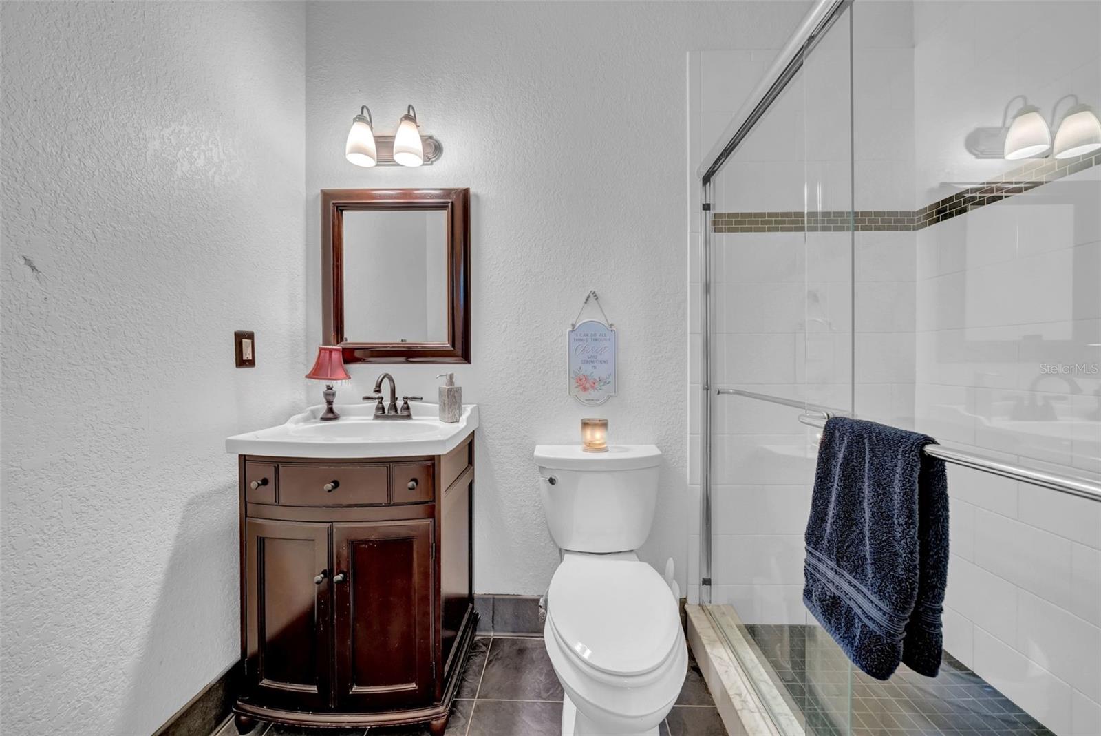 Ensuite Bathroom 2