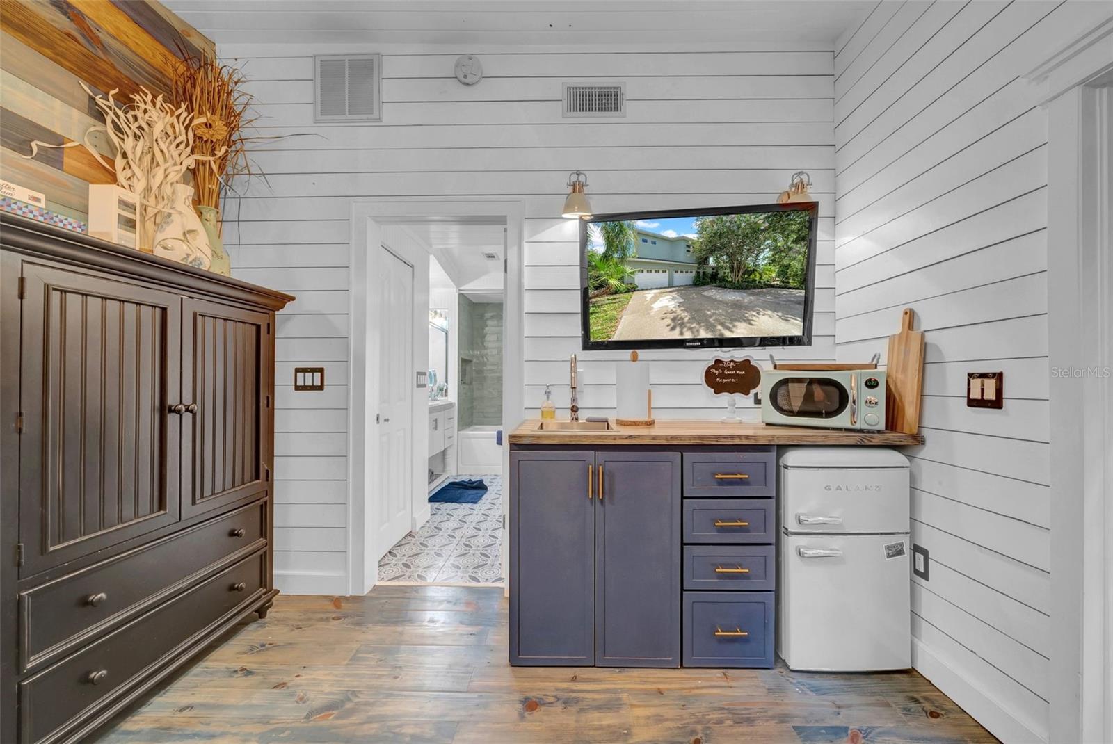 Guest Suite Kitchenette