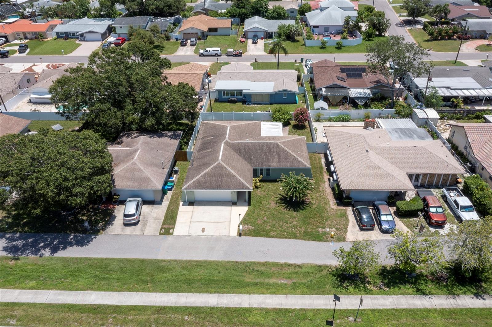 Aerial view: one street loops around, way to go!