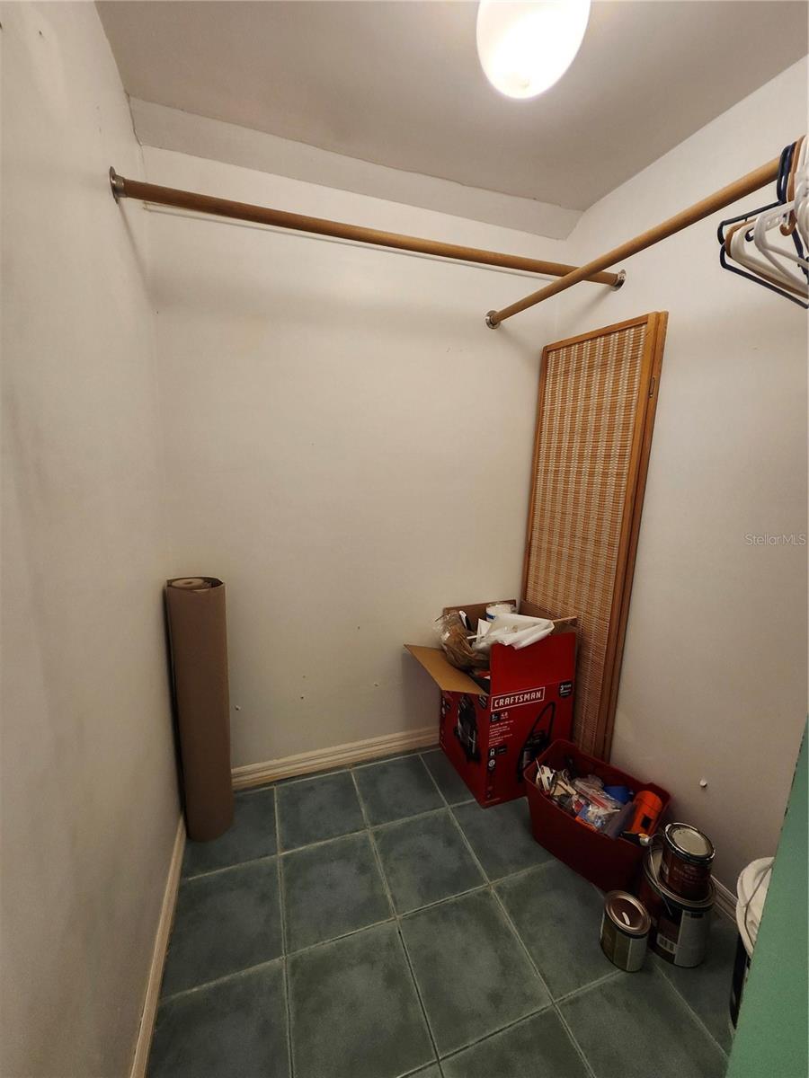 Walk in closet