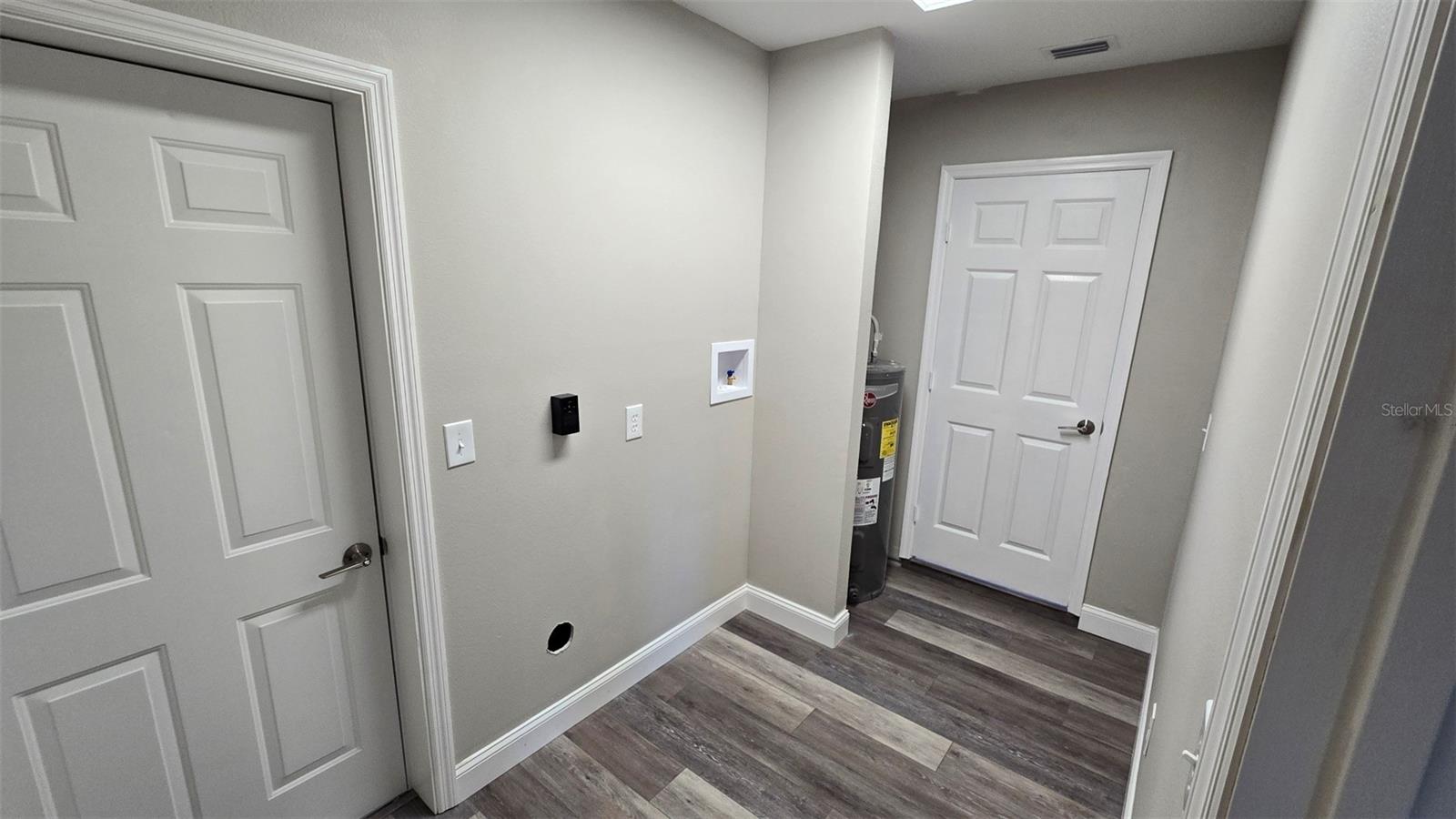 Utility Room - Exterior and Interior entrance to Main house from Bonus/Inlaw quarters