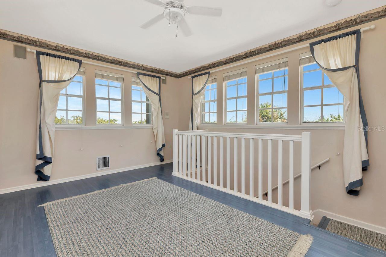3rd Floor Bonus room with 360 degree views