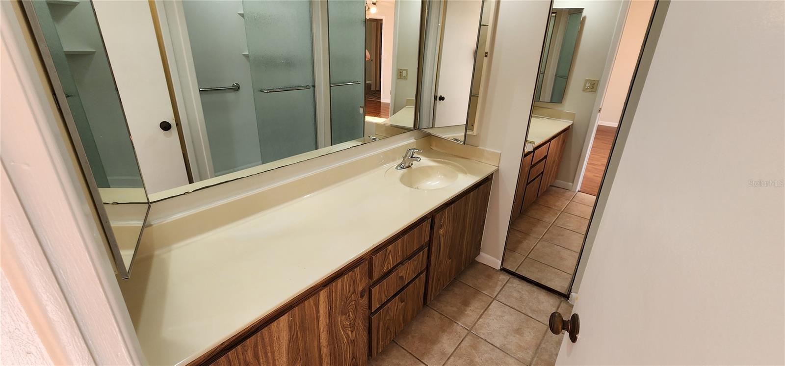 Primary bath