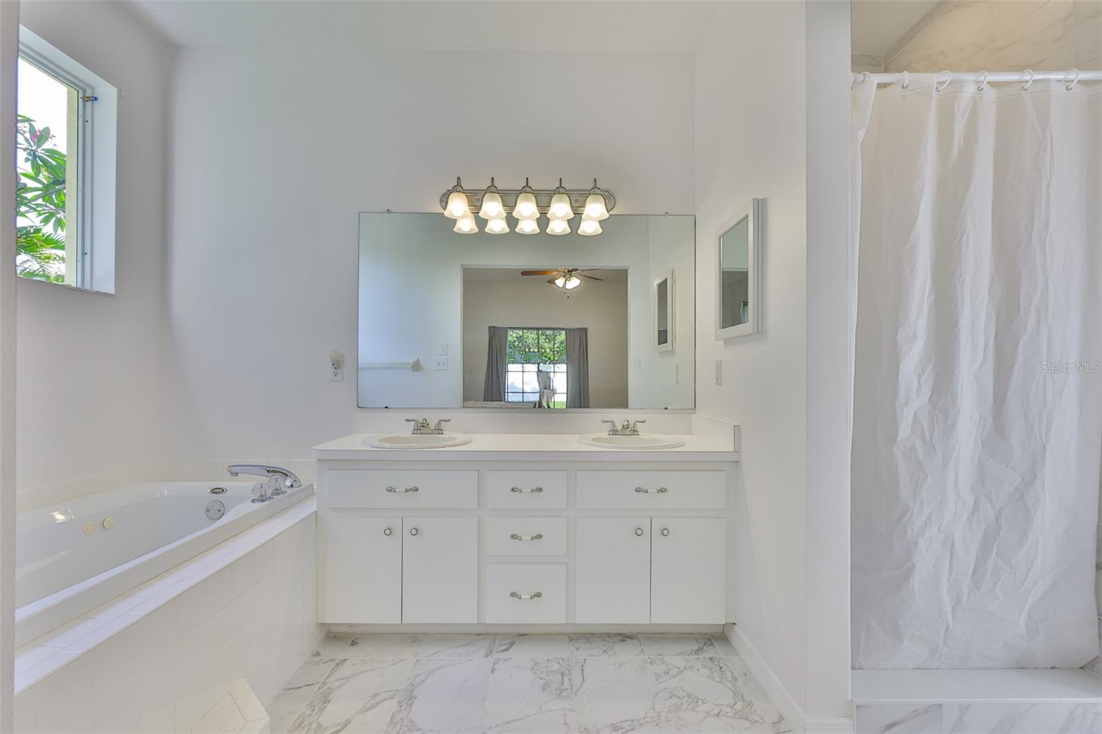 Primary En-Suite