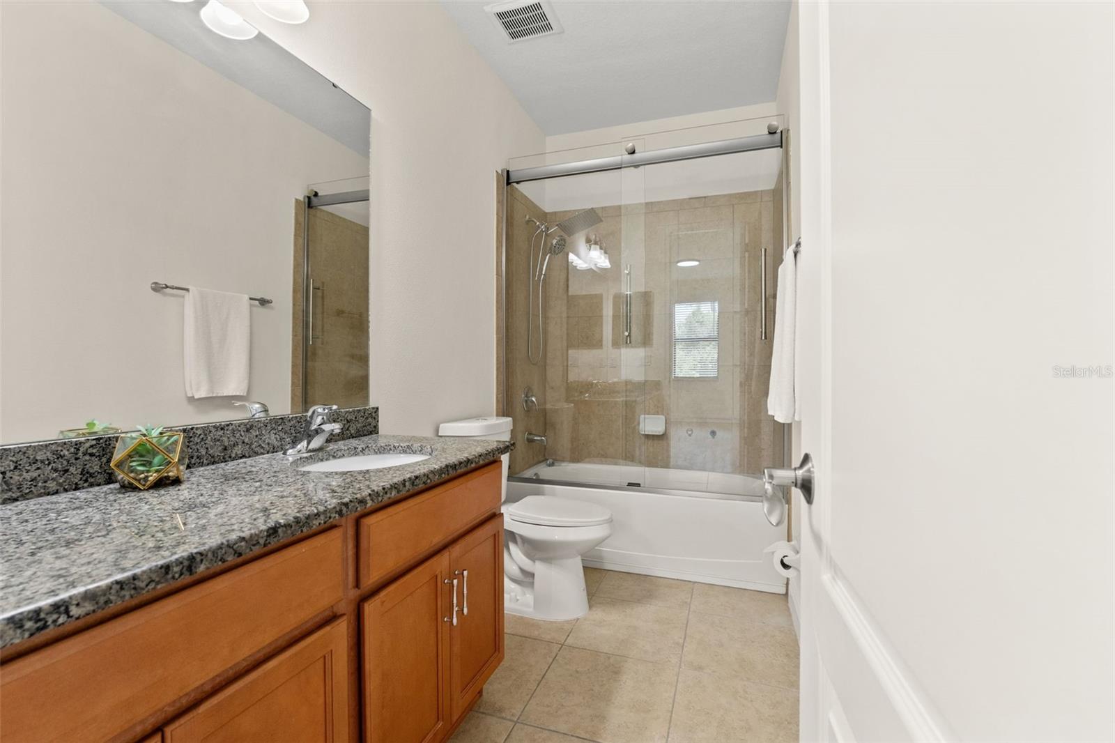 Upper level guest bath