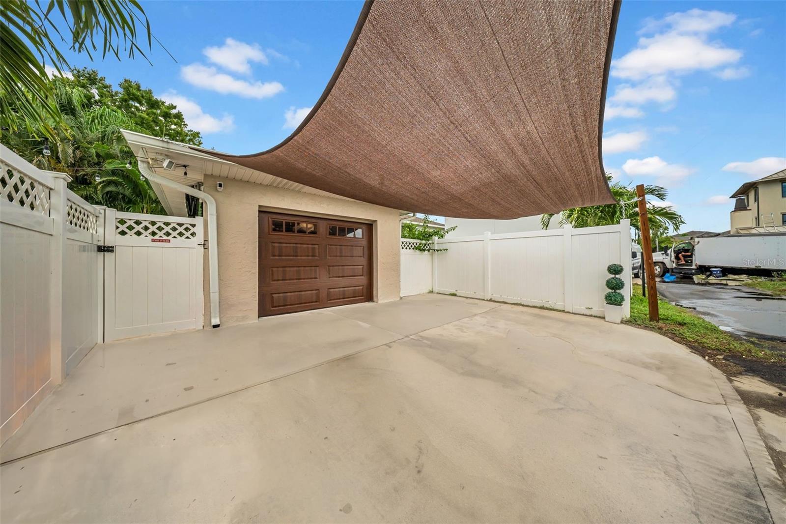 Detached One Garage