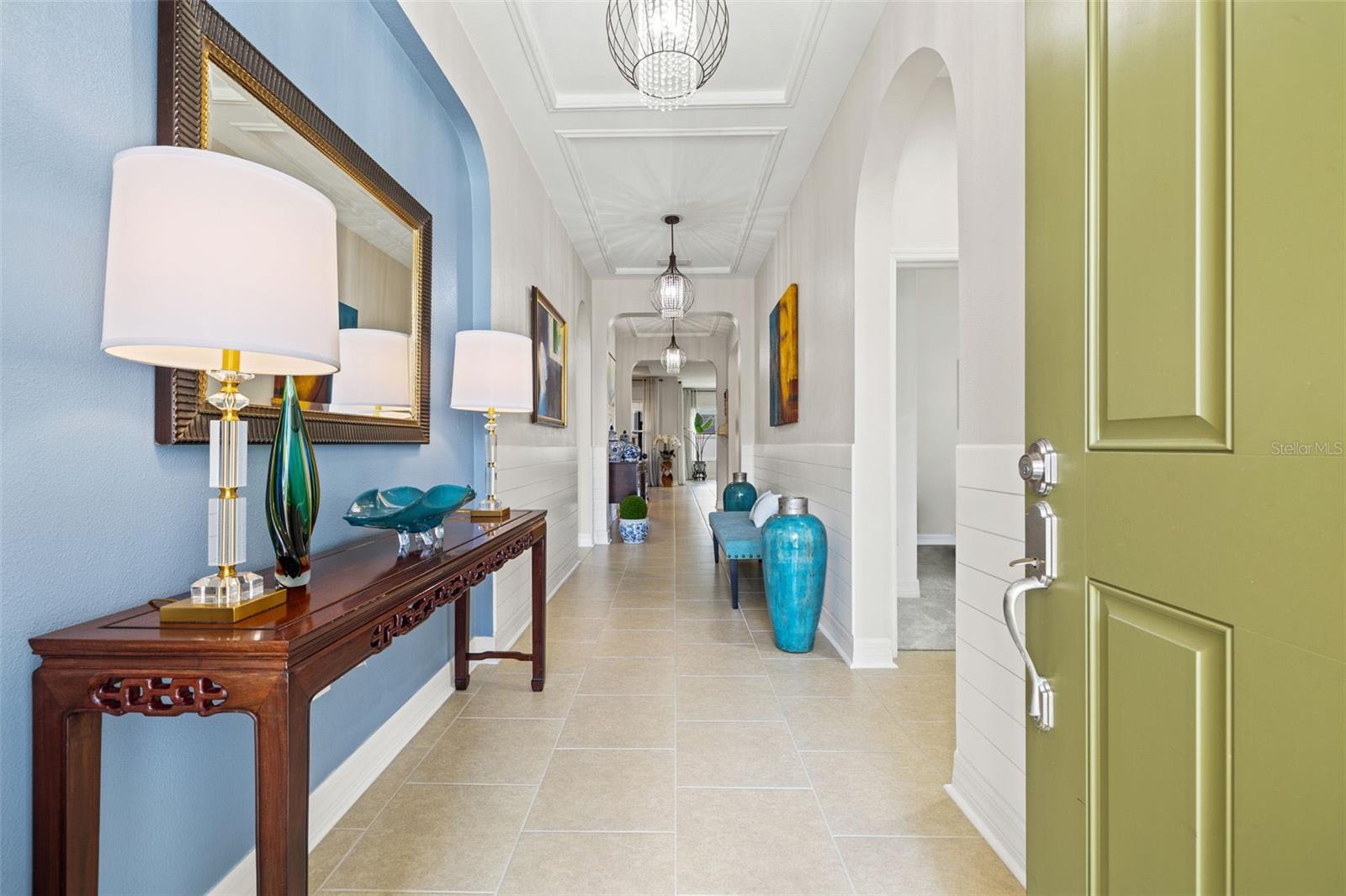 Vestibule / Hallway