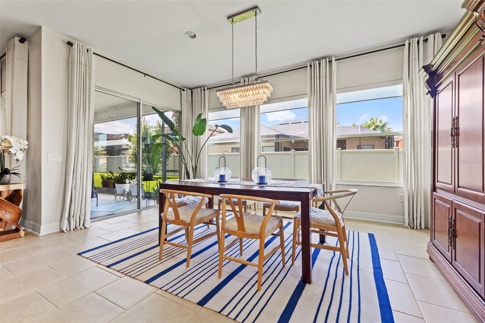 Eat-in-Dining Space