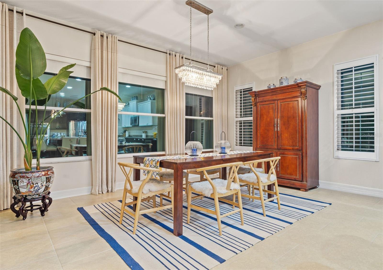 Eat-in-Dining Space