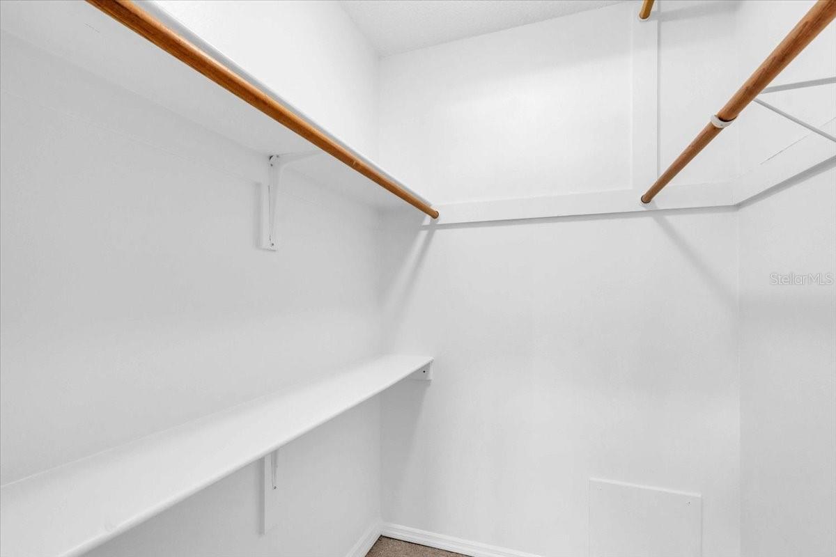 walk in closet