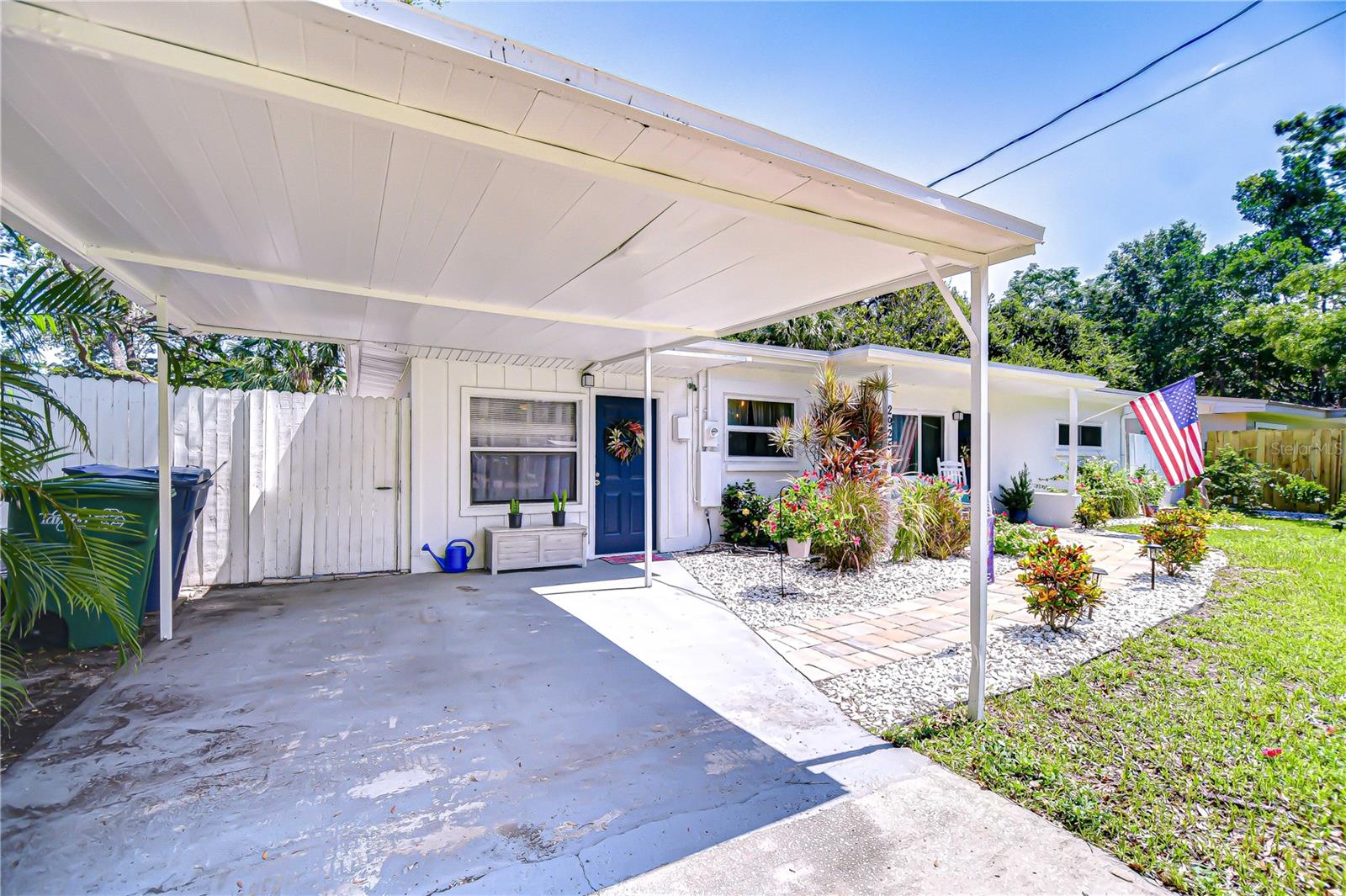Carport!