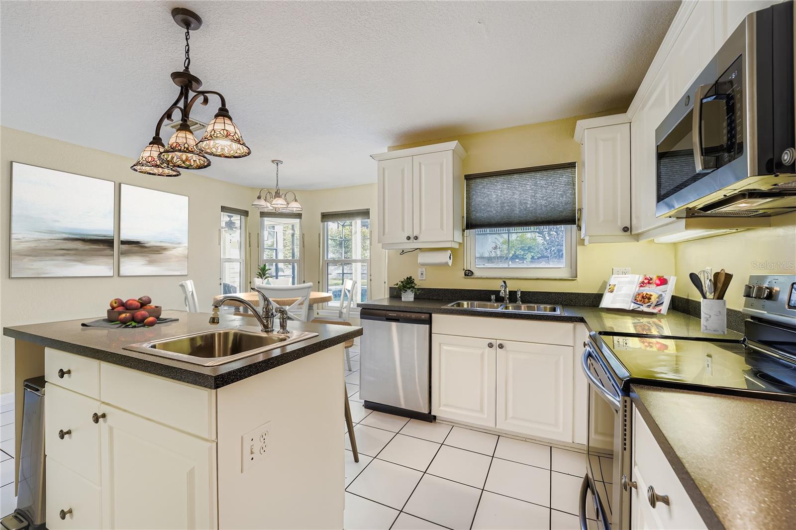 Kitchen virtual staging