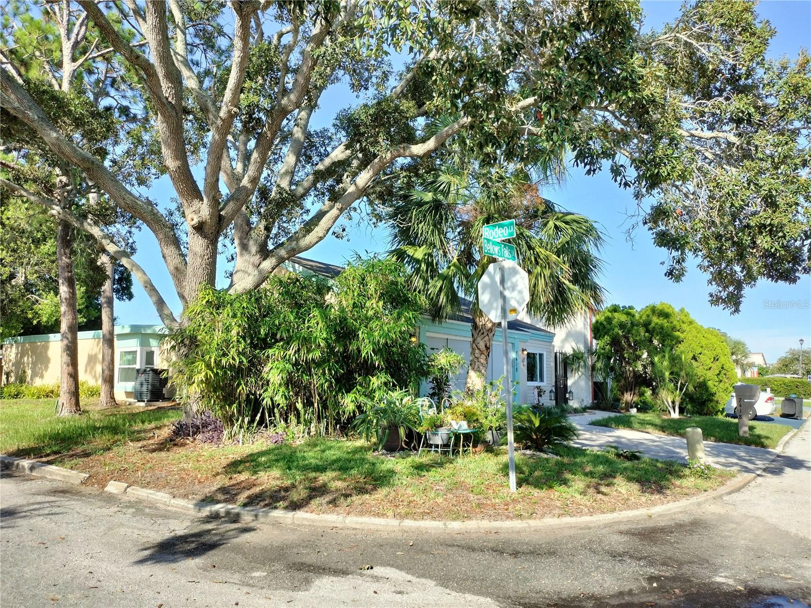 Corner lot
