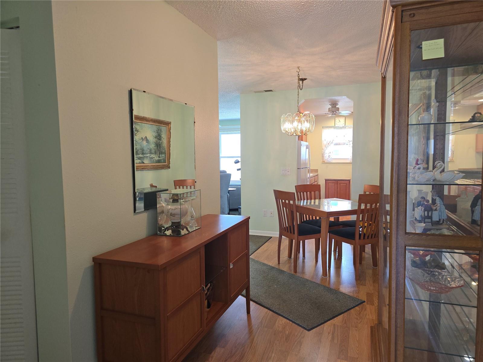 HALLWAY TO DINNING AREA