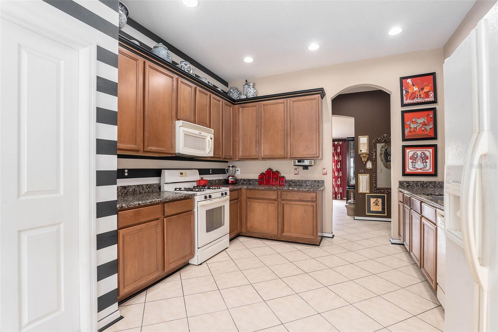 42" Cabinets with Crown Molding