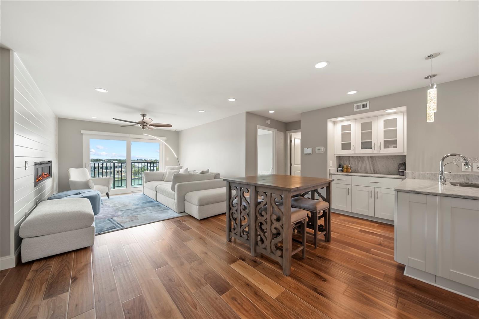 Living Room/Dining Room