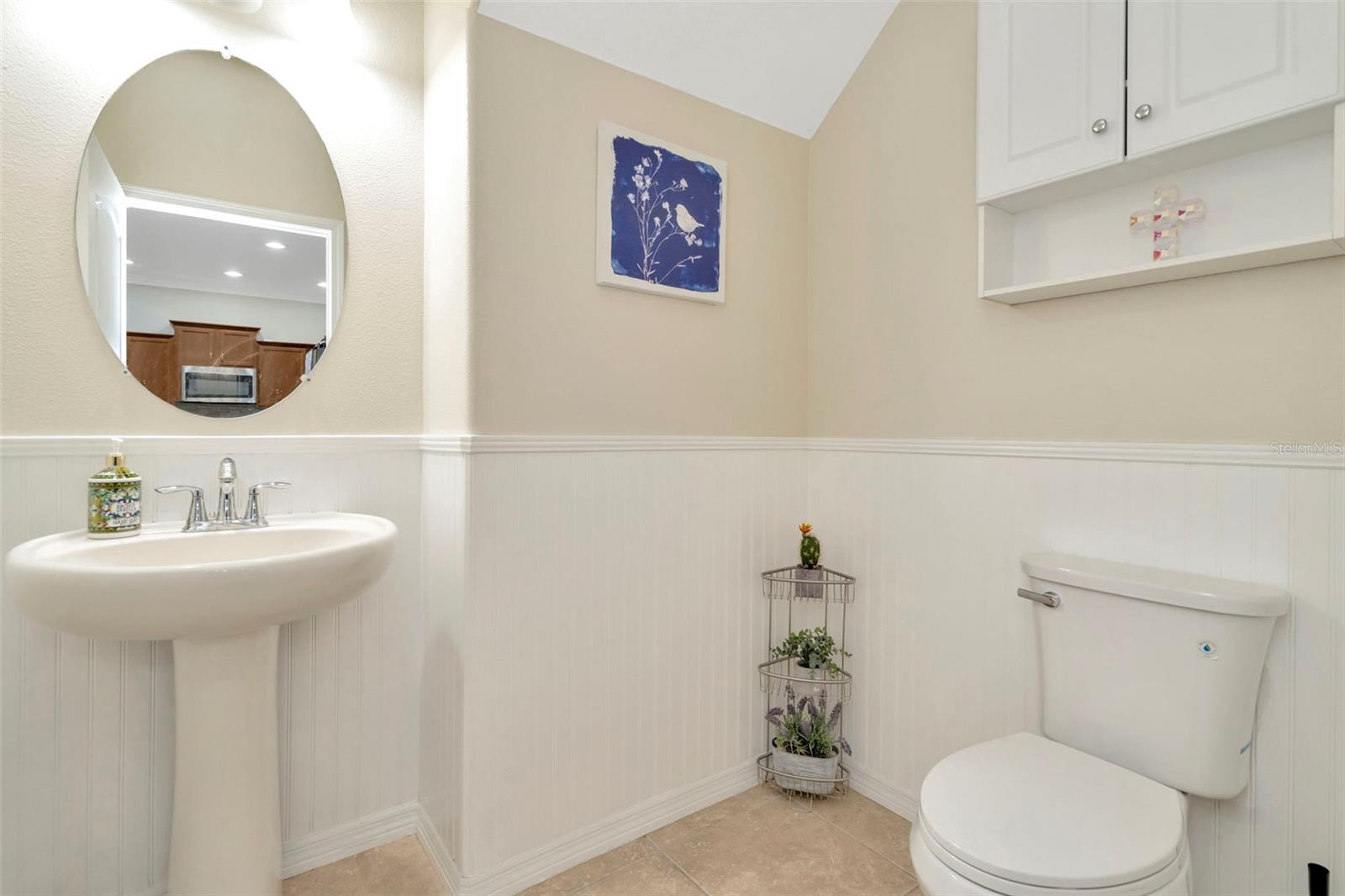 Main Floor 1/2 Bath