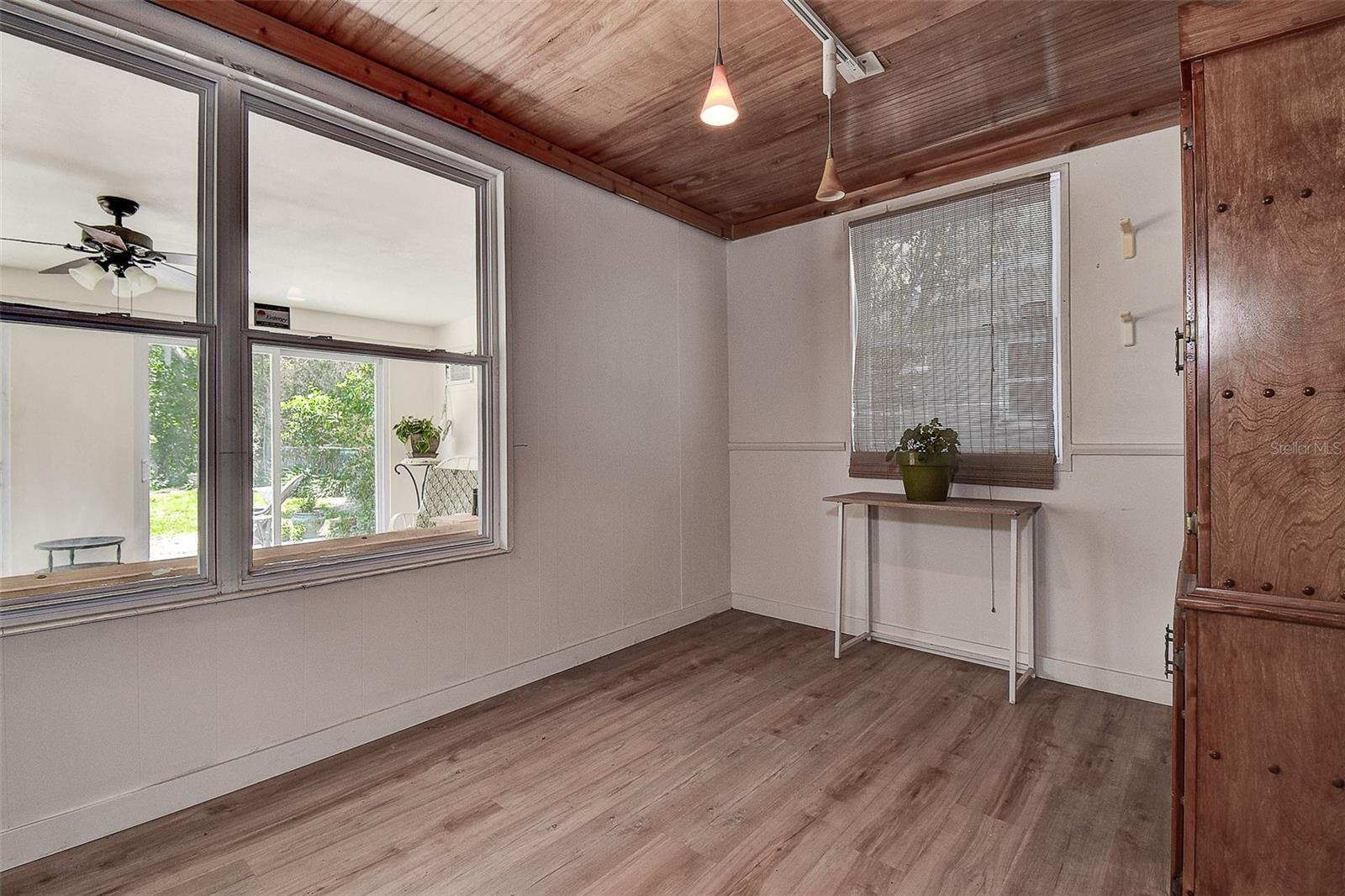 Bonus room - home office