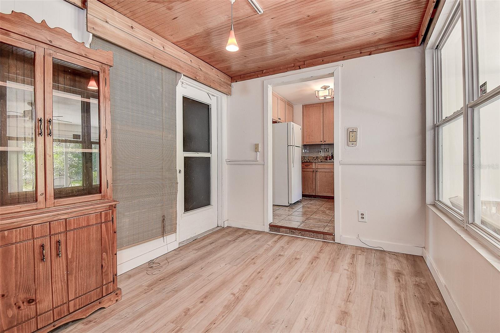 Bonus room - home office