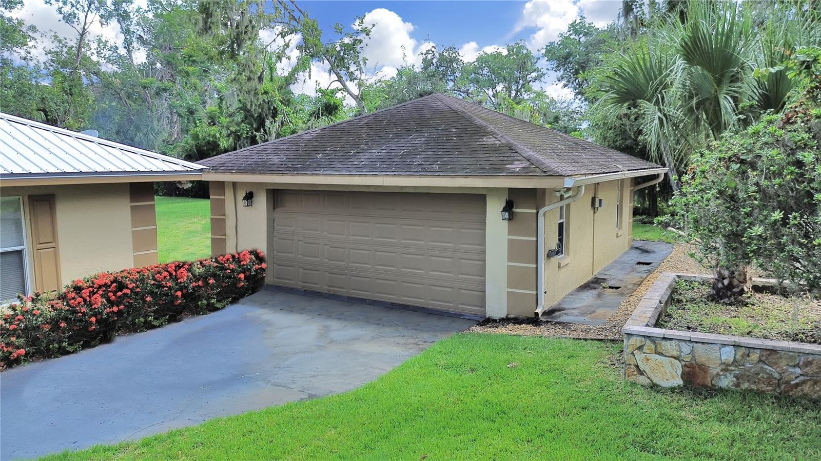 Detached 2/2 Guest Home