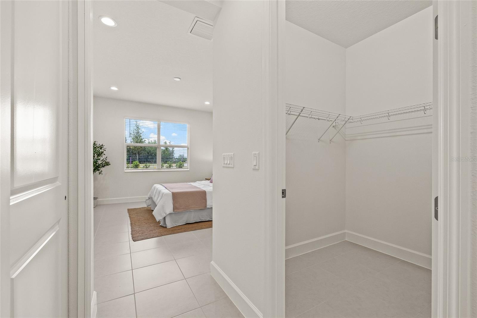 Primary bedroom - 2 closets