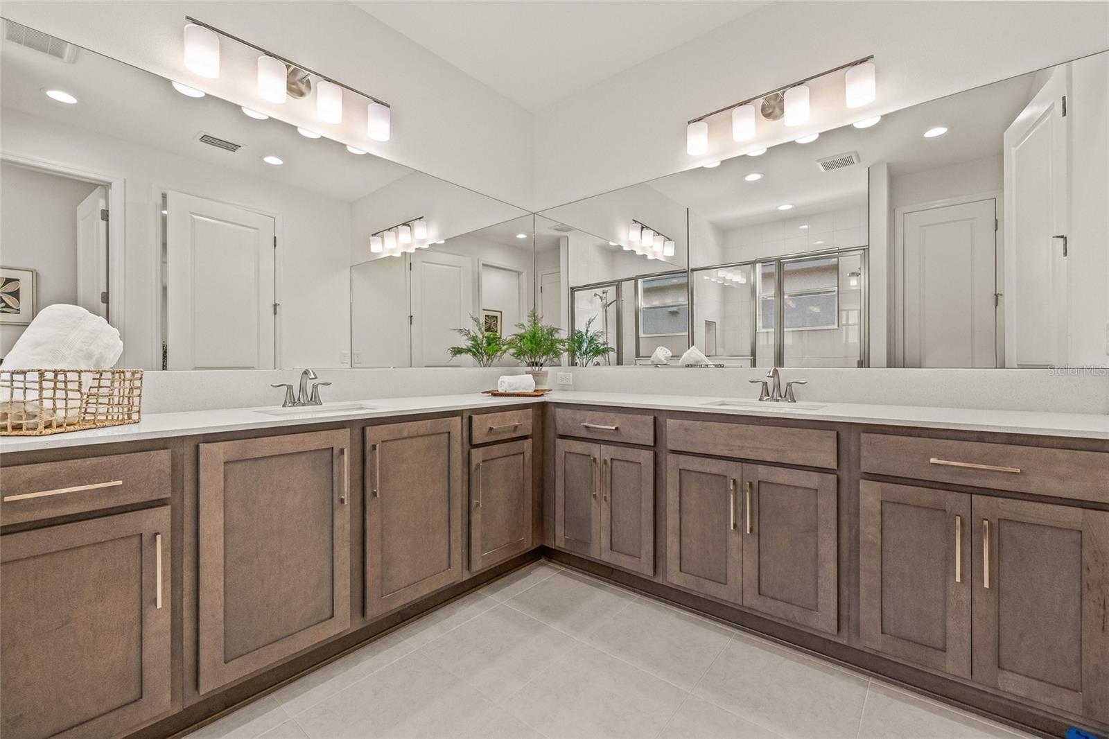 Primary bathroom - split vanity w/ dual sinks