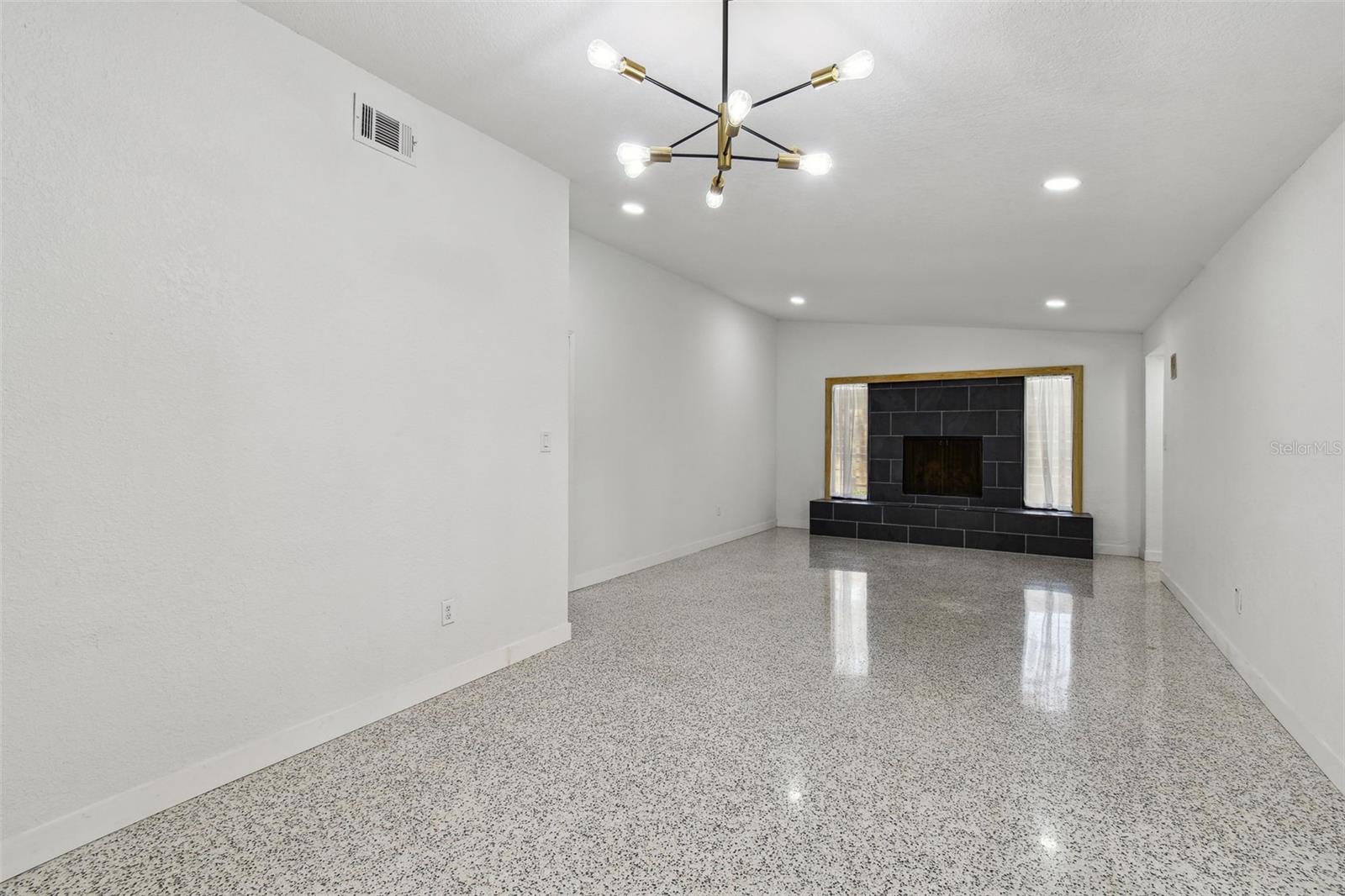 Great Room - Livingroom/Dining Room