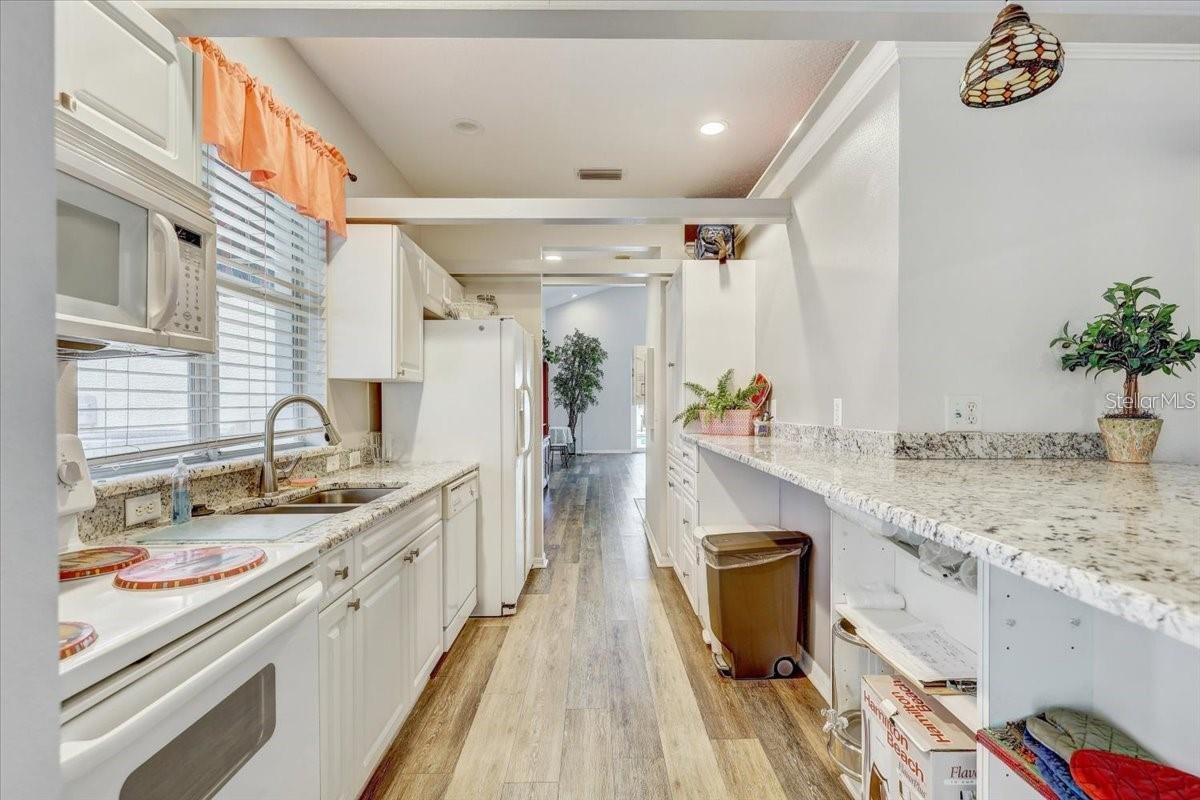 Recently renovated clubhouse with full kitchen. Perfect for parties, luncheons and weekly game nights.