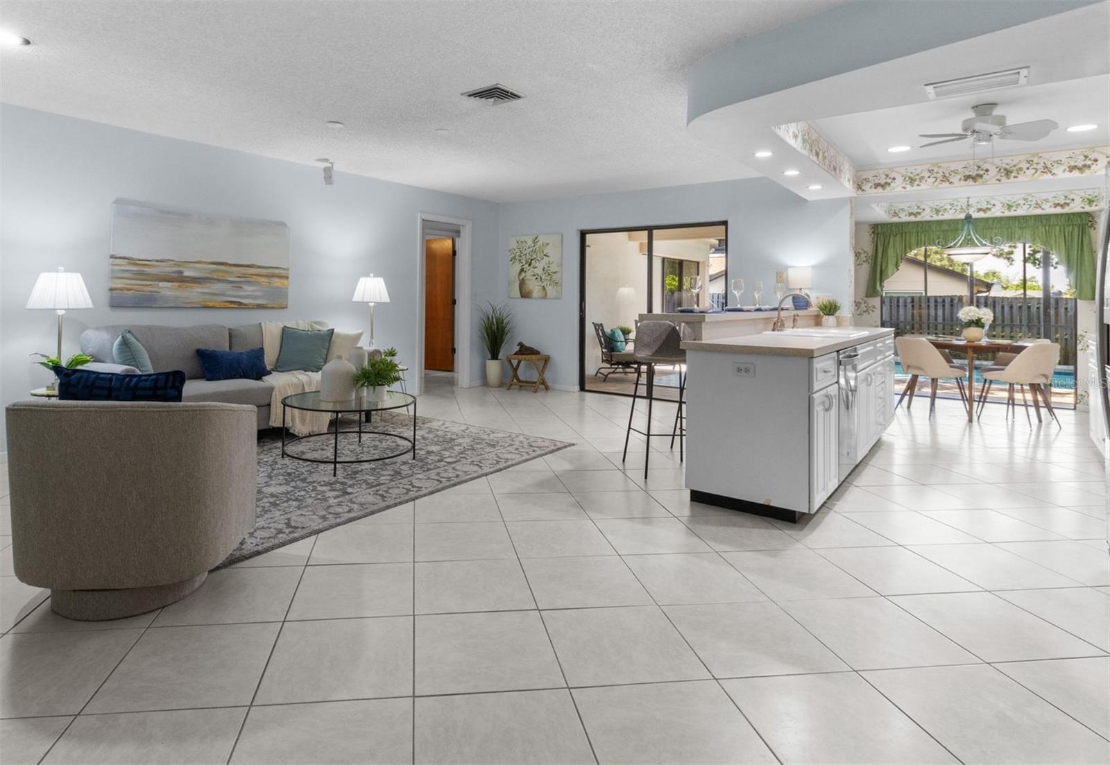 Family/Kitchen Combo
