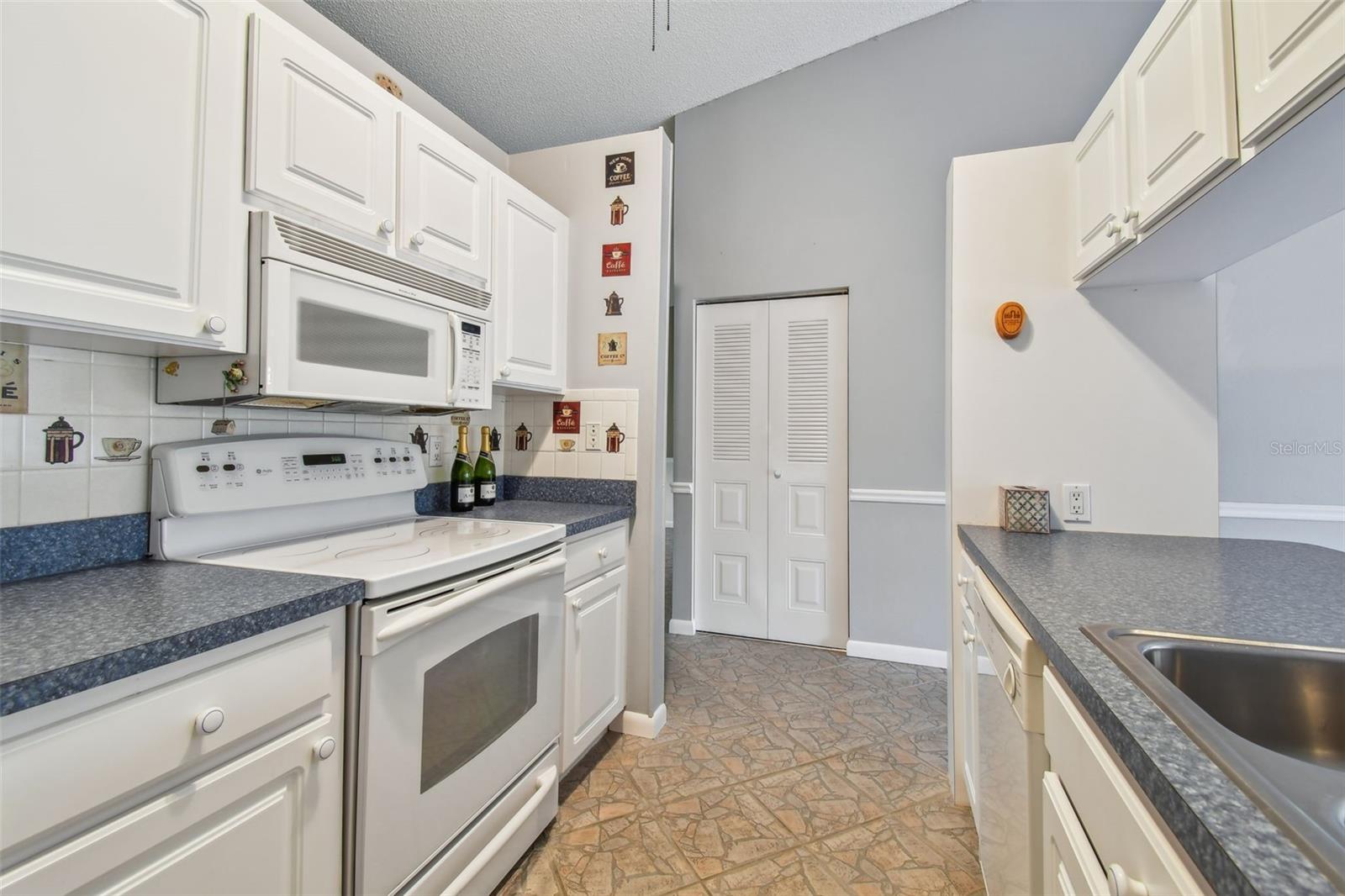 Kitchen 4