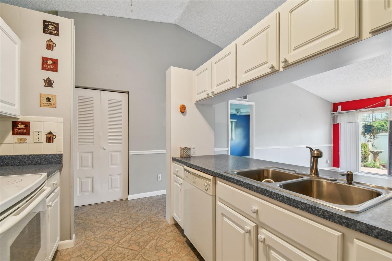 Kitchen 5
