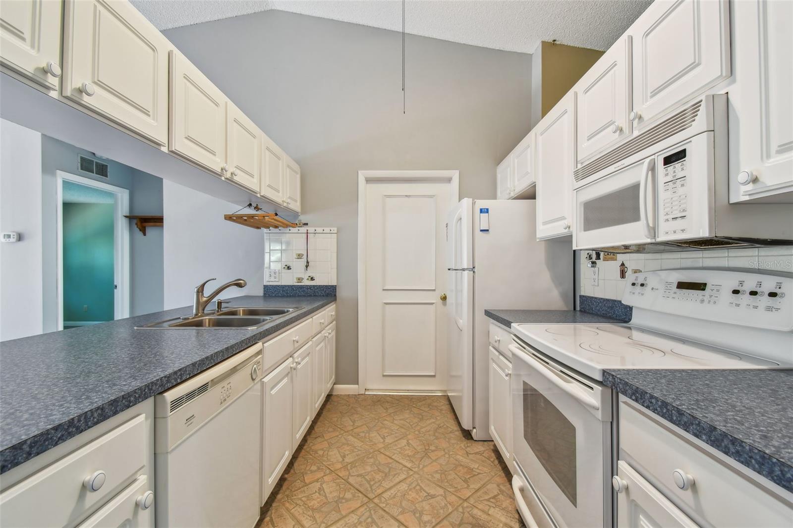 Kitchen 2