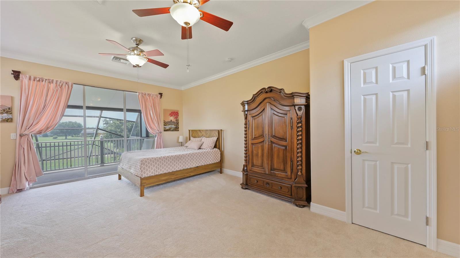 UPSTAIRS BEDROOM