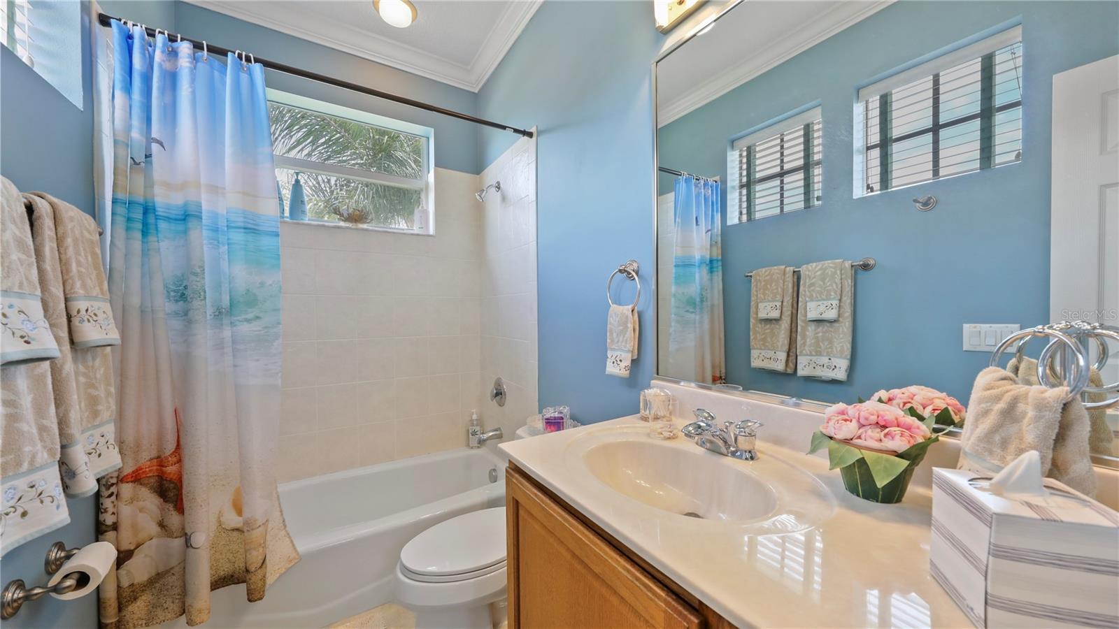 UPSTAIRS BATHROOM