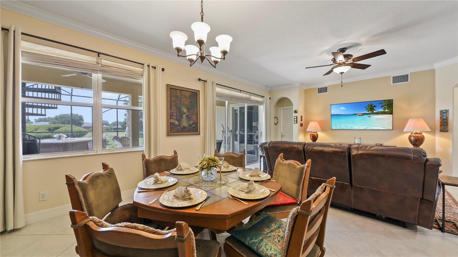 DINNING ROOM