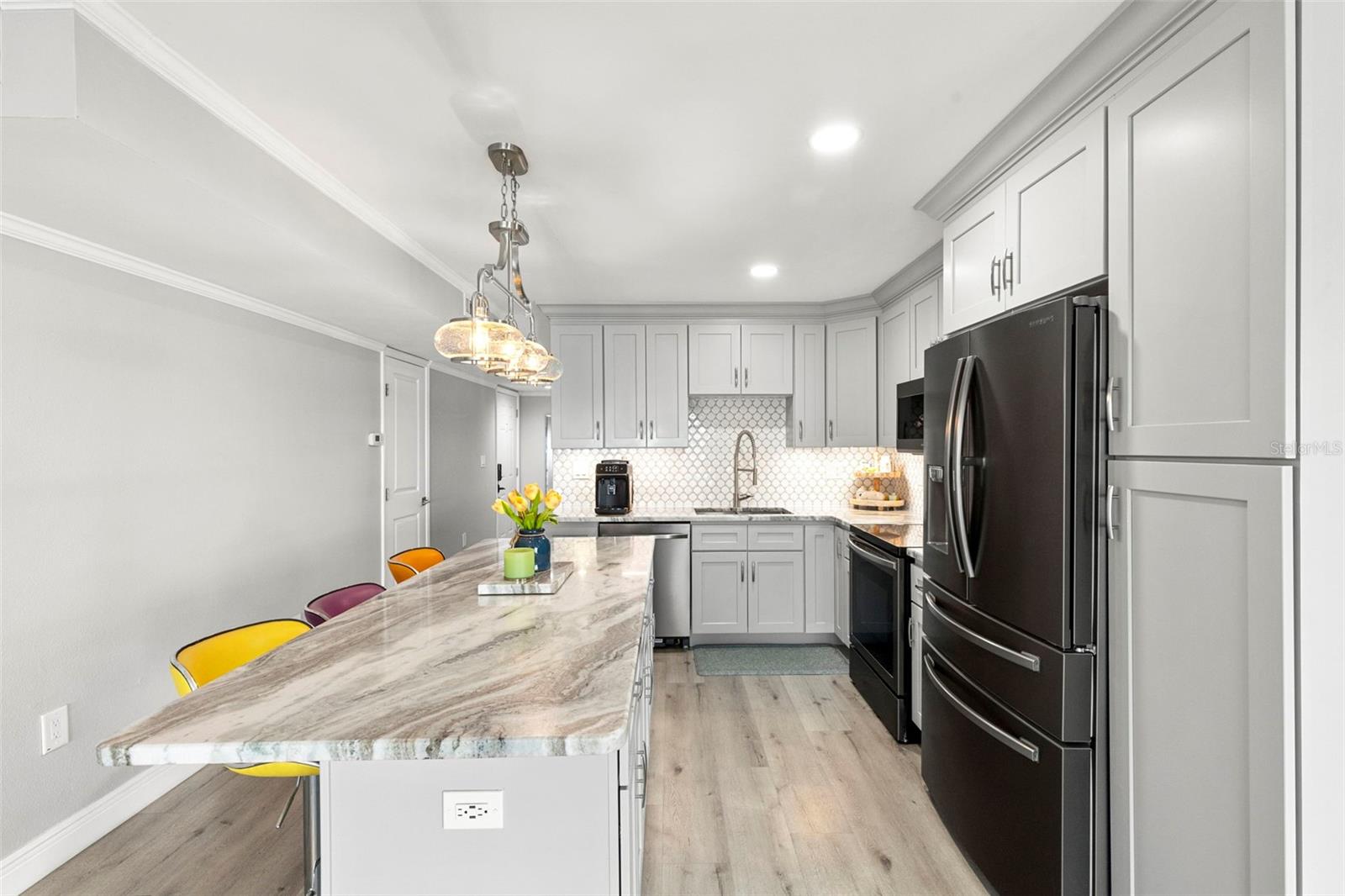 Island/Kitchen view