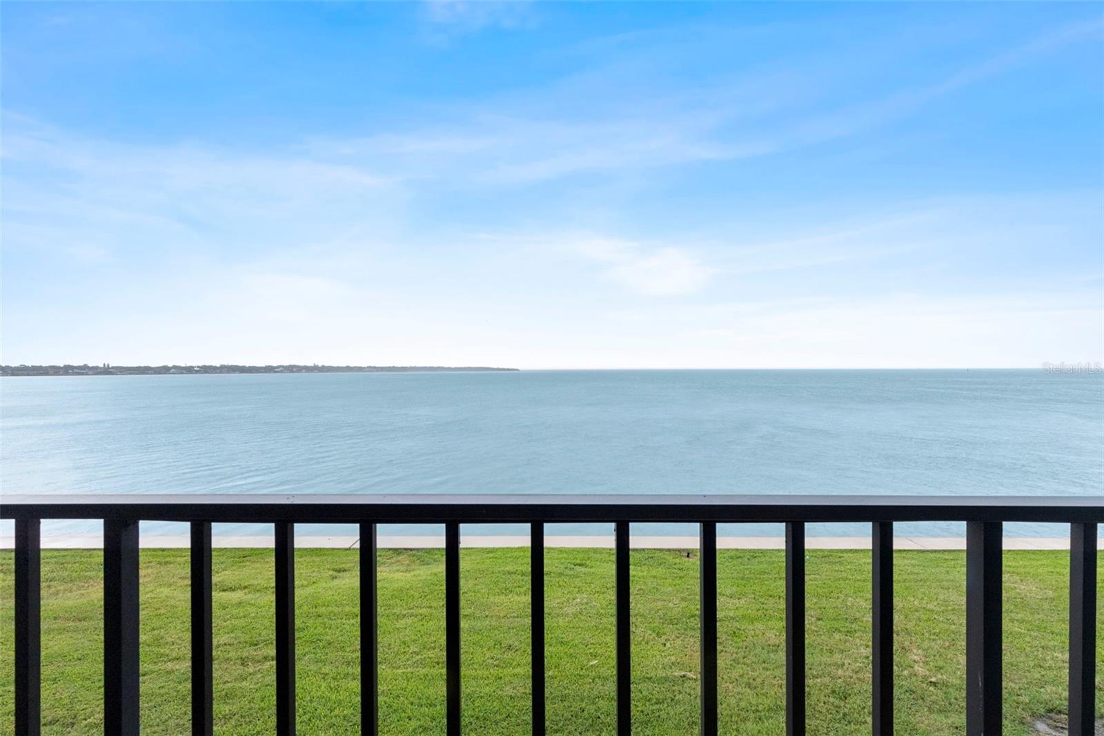 Unobstructed waterviews