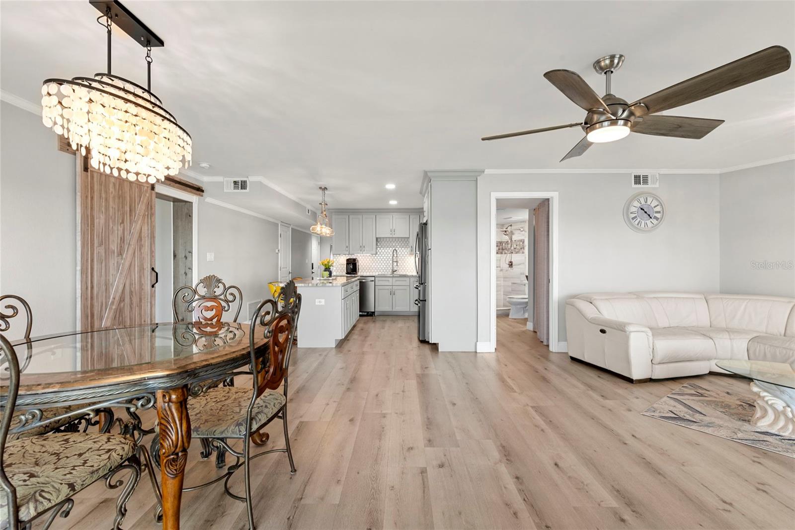 Open concept living (kitchen, dining, livingroom)