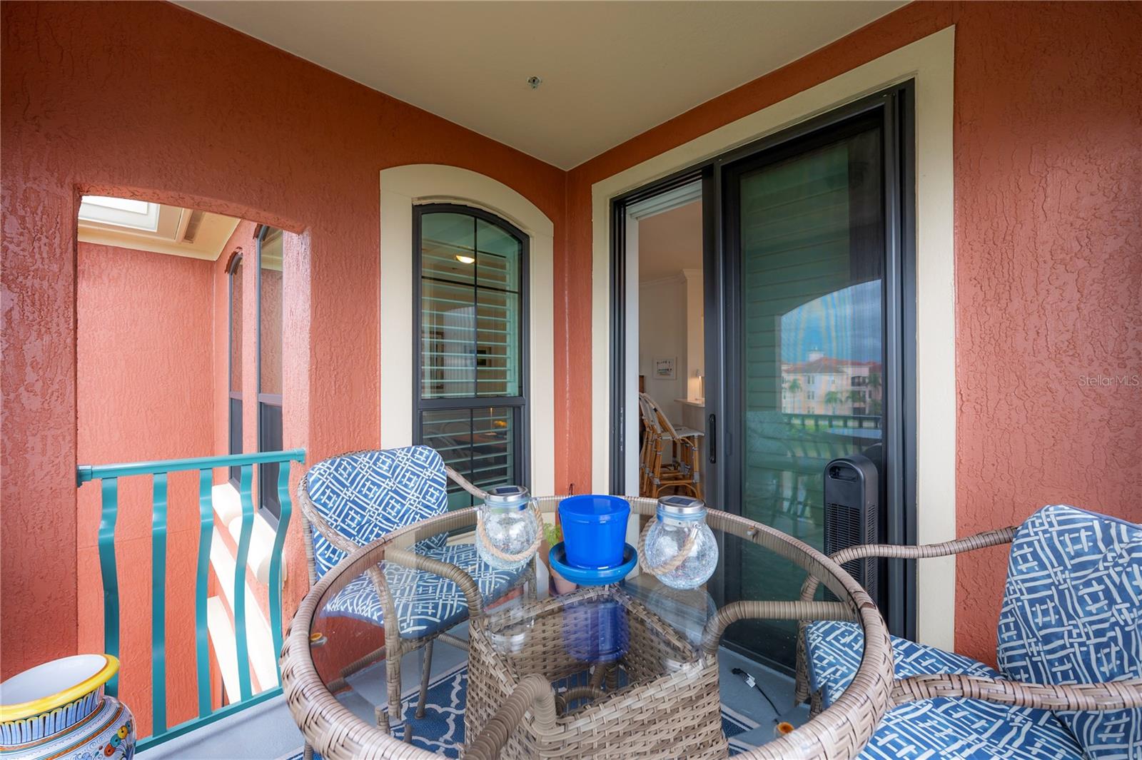 Private balcony (extended living space)