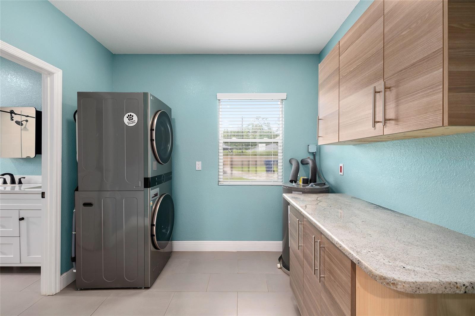 2BR-1BA - Laundry Room / Butler's Pantry