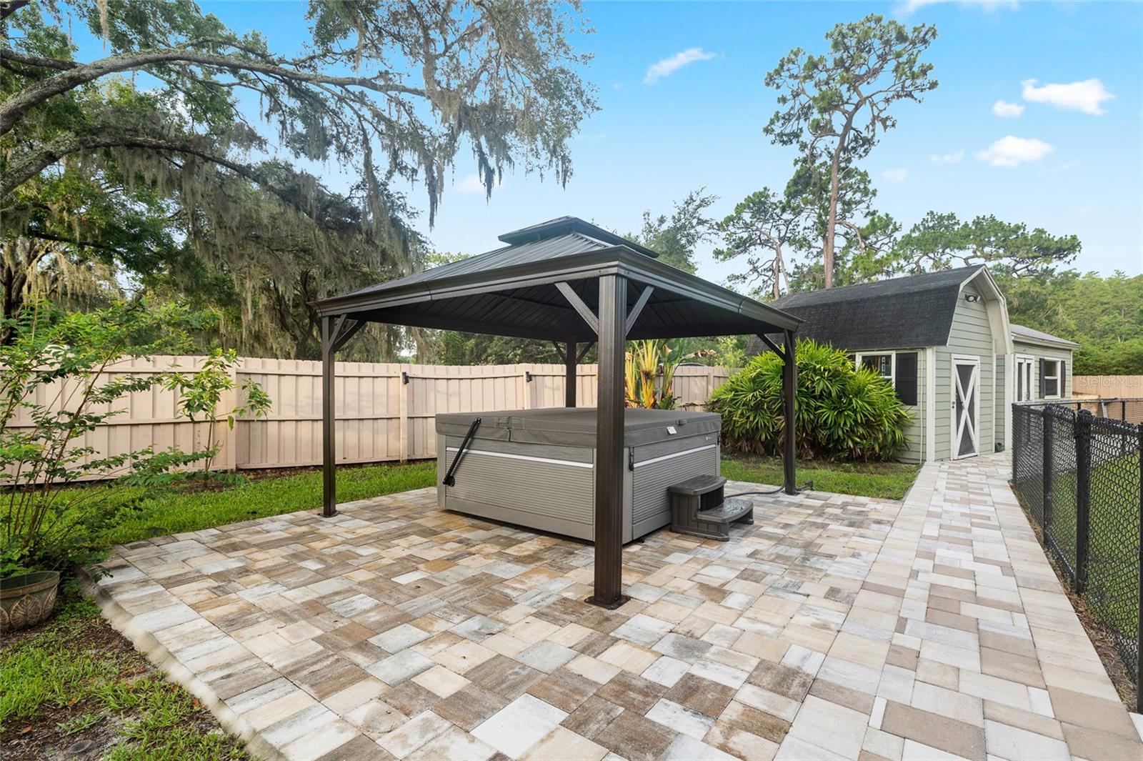 Yard - Gazebo - Hot Tub