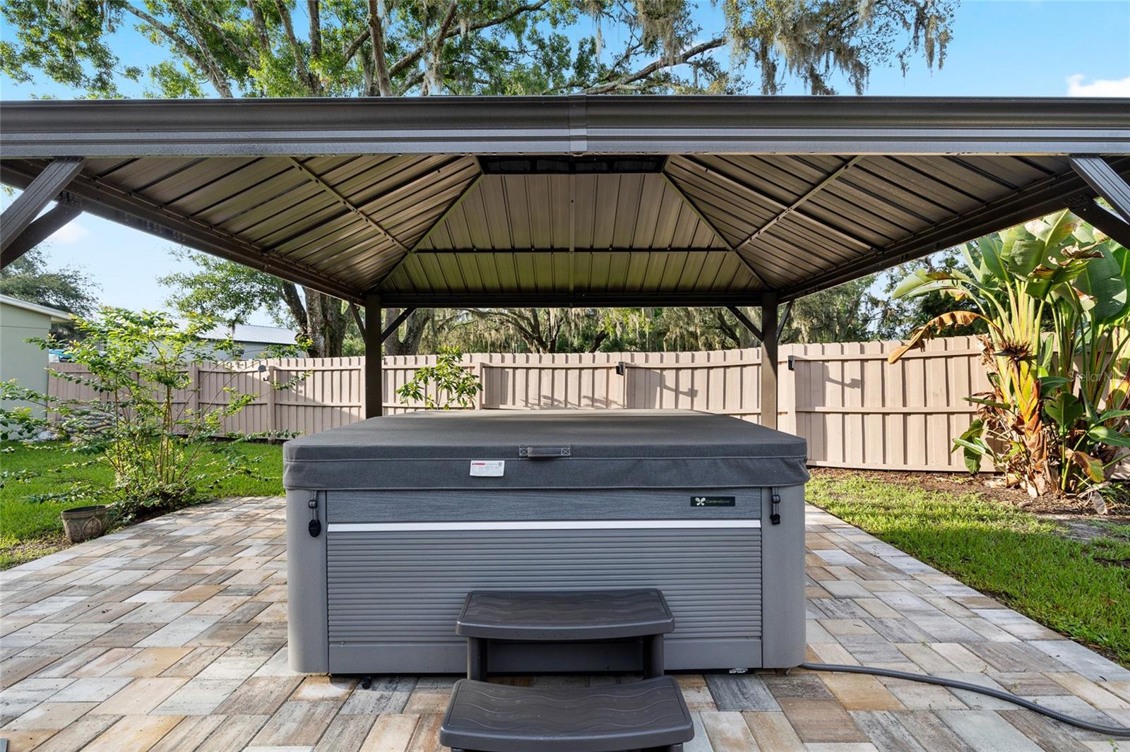 Yard - Gazebo - Hot Tub
