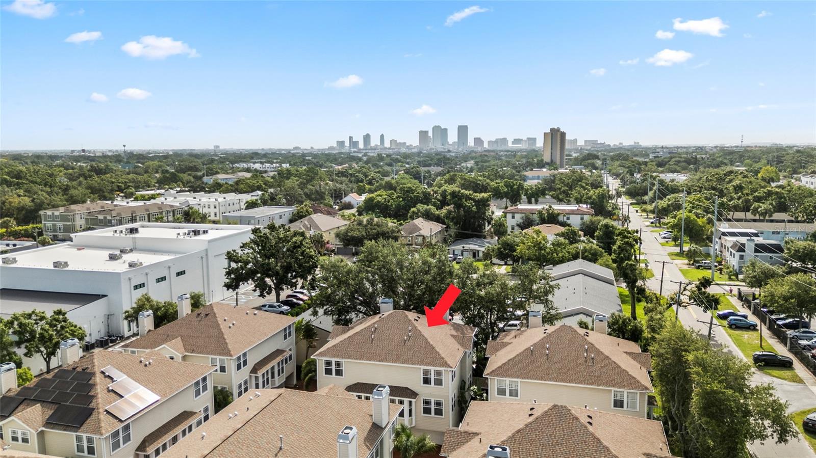 Close to downtown, MacDill, U of Tampa, and the airport