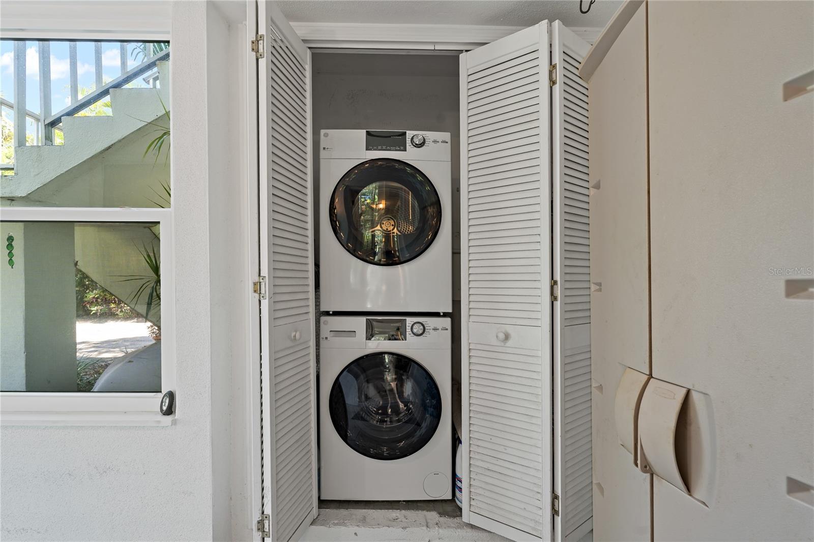 Stackable Washer and Dryer!