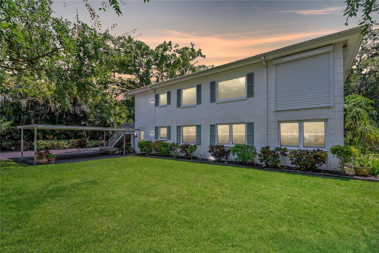 Single Story Condo!