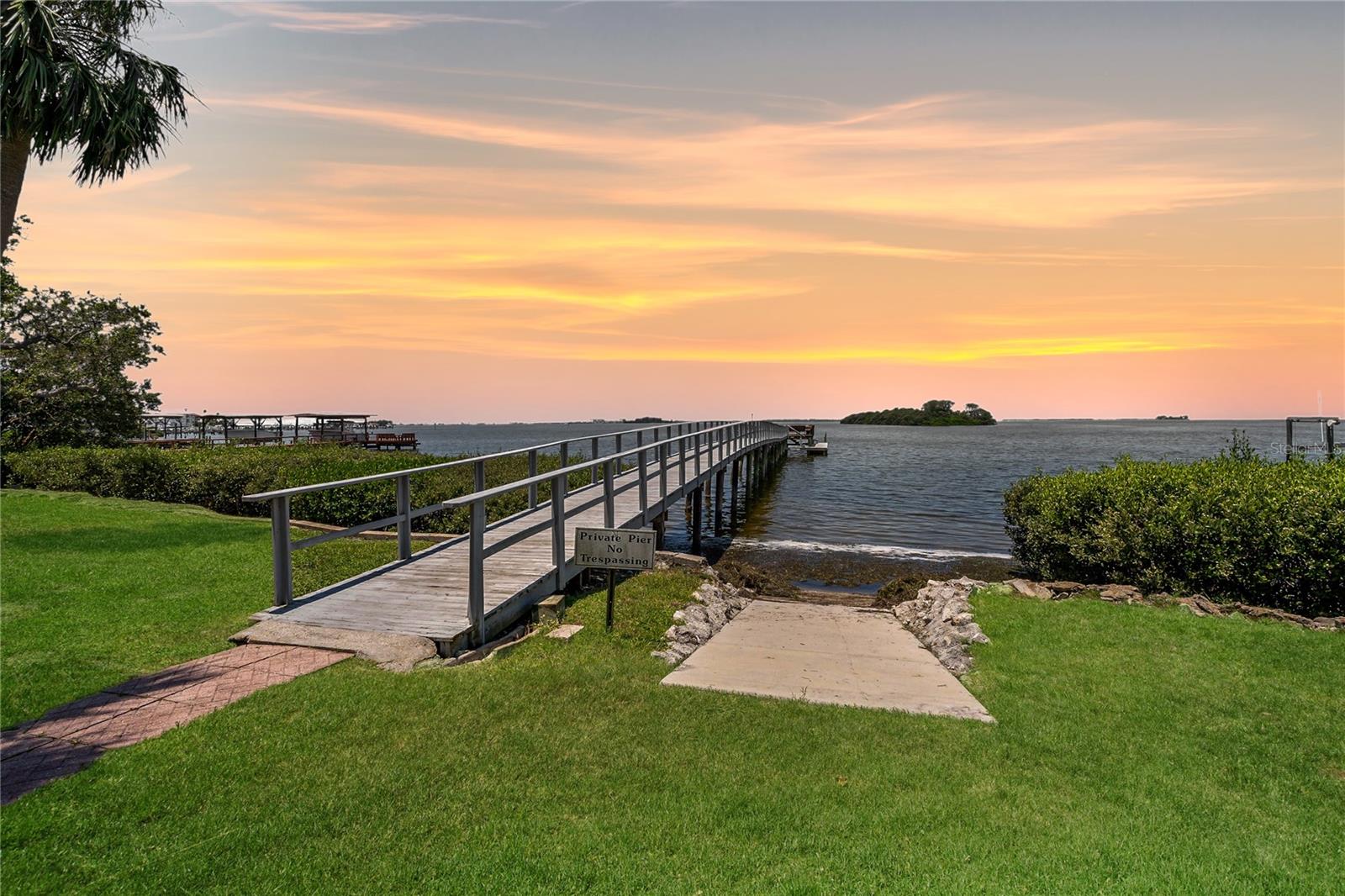 Community Dock and Kayak Ramp!