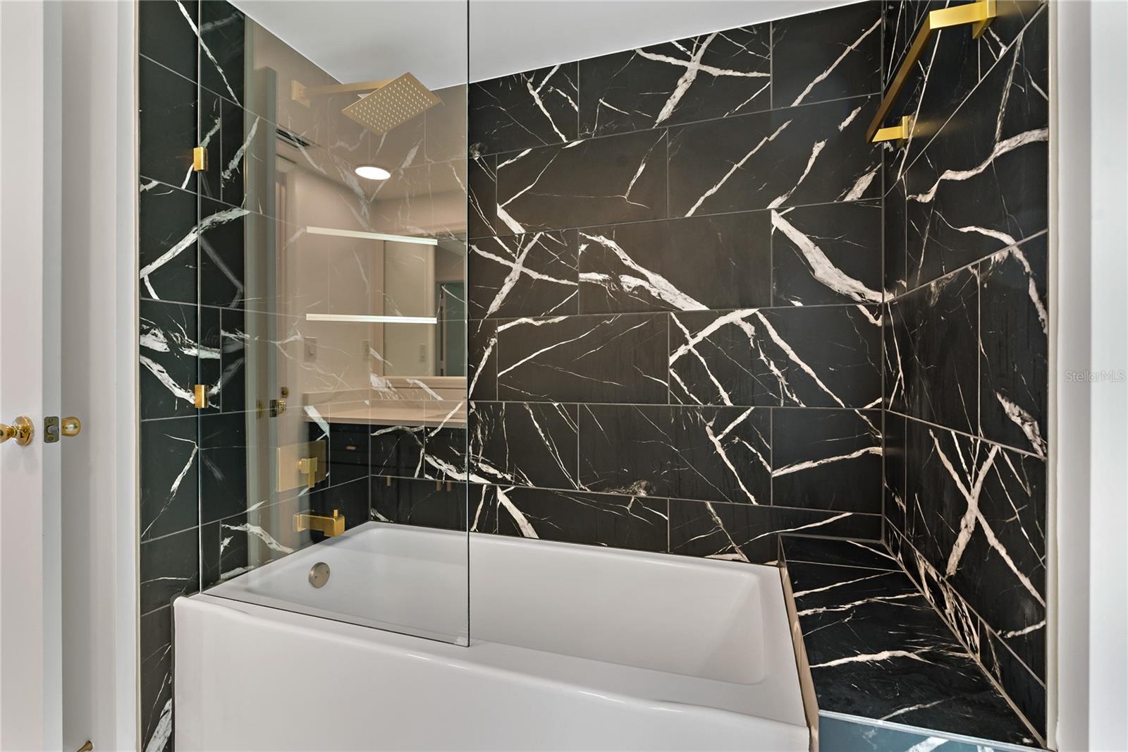 Tub/Shower Combo in Bathroom #4