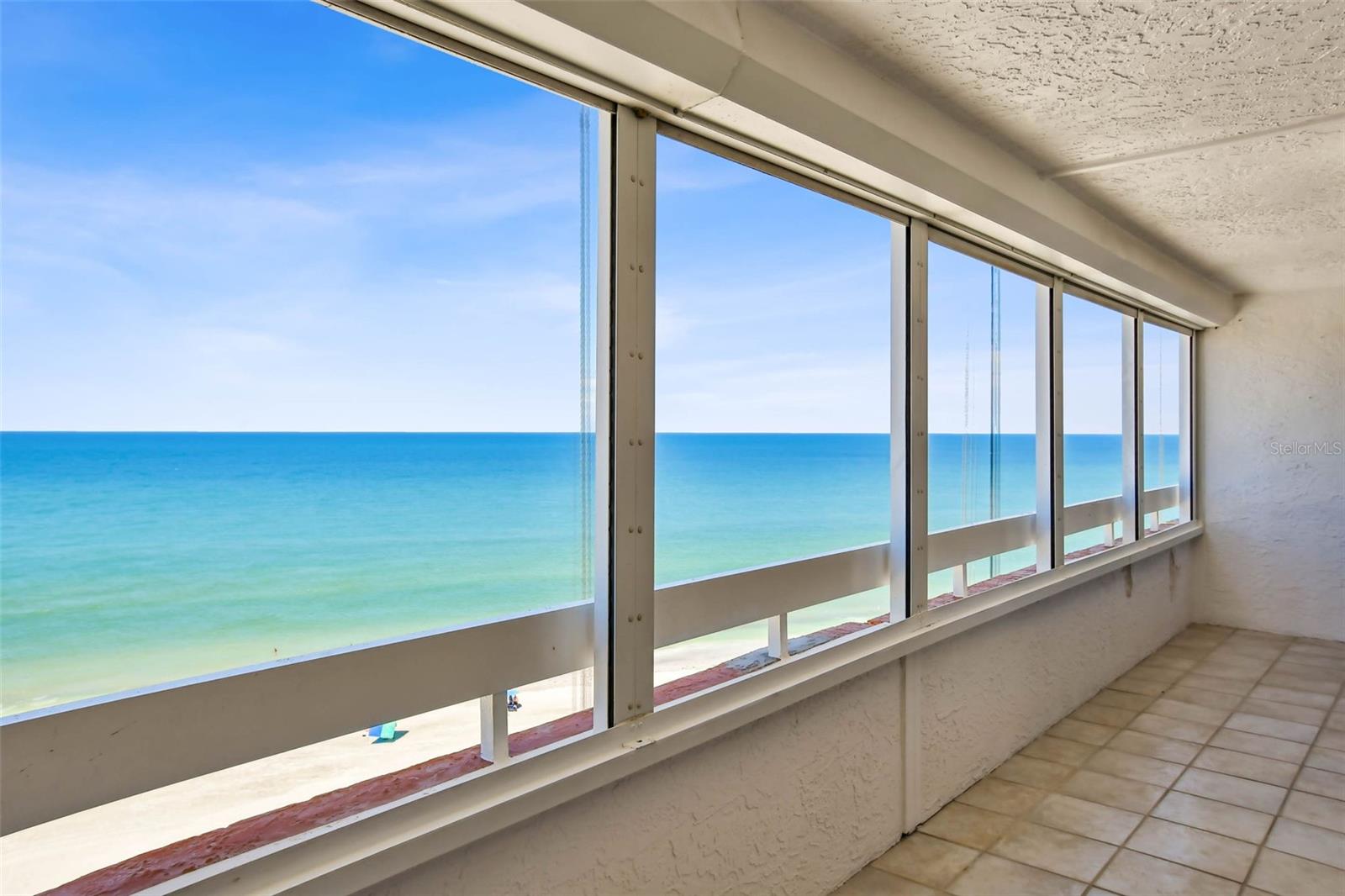 Welcome to Gulf front living on the coast of Florida!