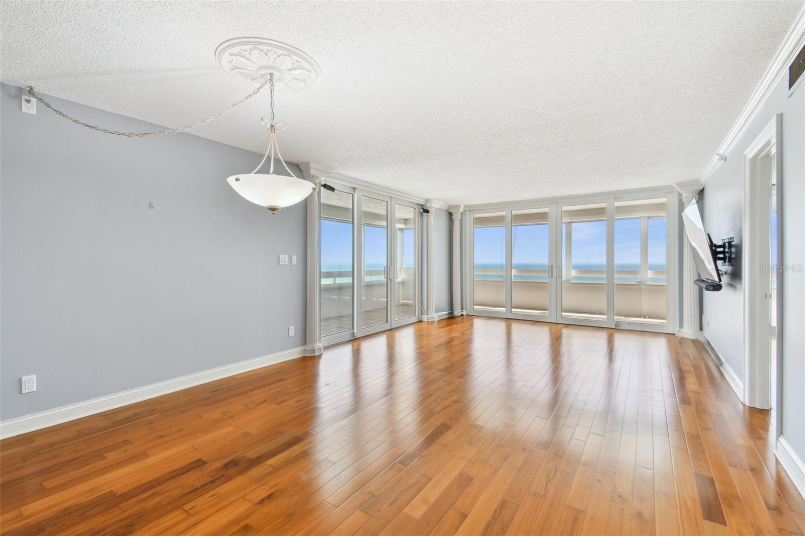 Open living space with Gulf views